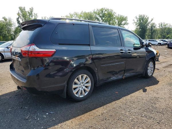 2016 TOYOTA SIENNA