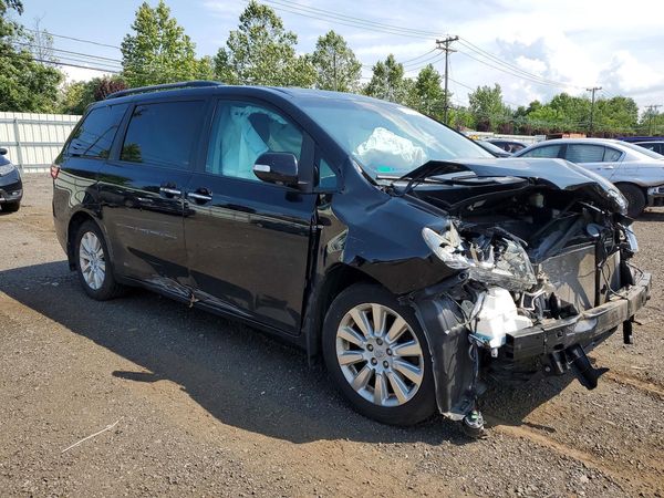 2016 TOYOTA SIENNA