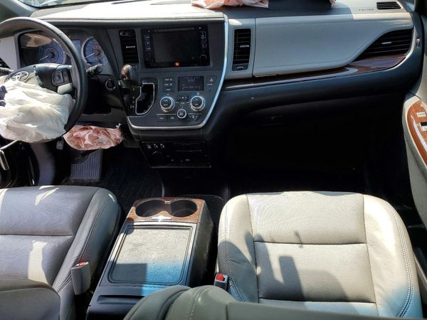 2016 TOYOTA SIENNA