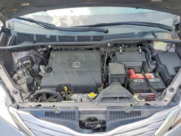 2015 TOYOTA SIENNA
