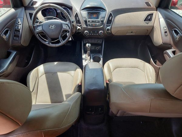 2015 HYUNDAI TUCSON GLS (Middle)
