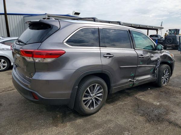 2018 TOYOTA HIGHLANDER SE/XLE