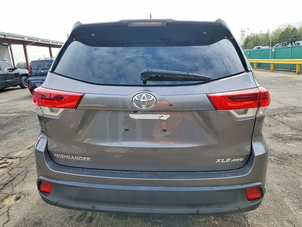2018 TOYOTA HIGHLANDER SE/XLE