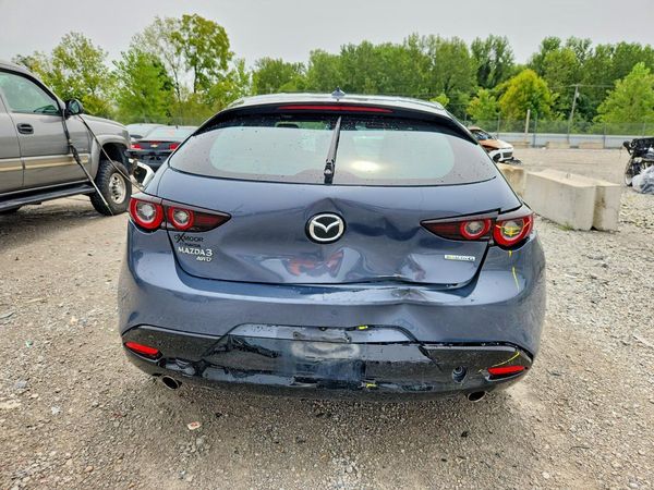 2022 MAZDA 3 Premium Package