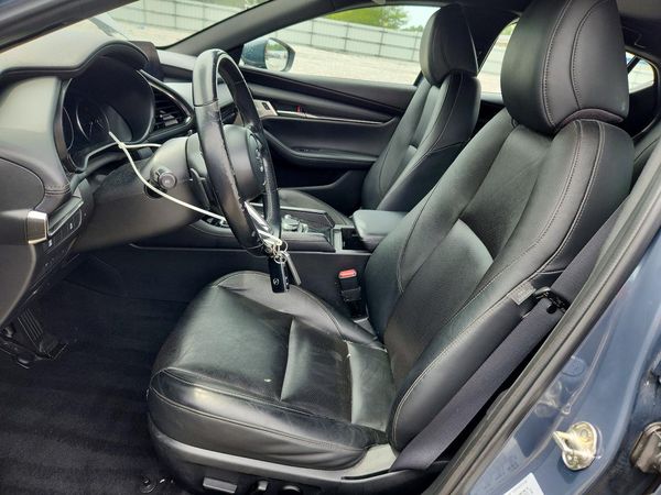 2022 MAZDA 3 Premium Package
