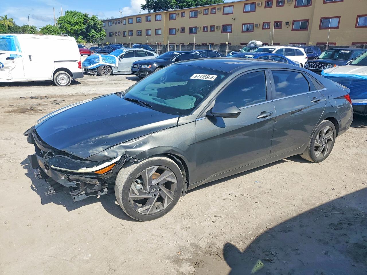2024 HYUNDAI ELANTRA