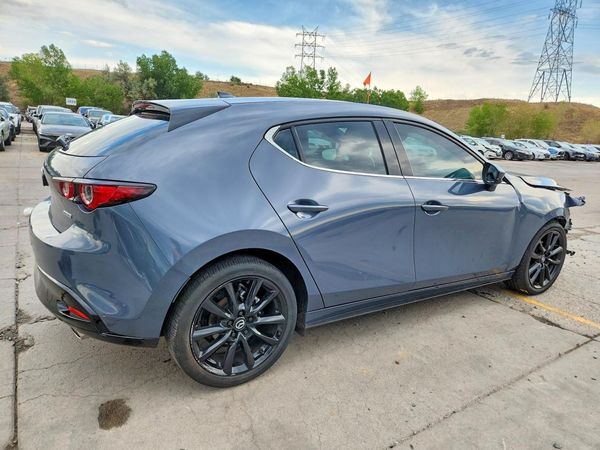 2022 MAZDA 3 Premium Package