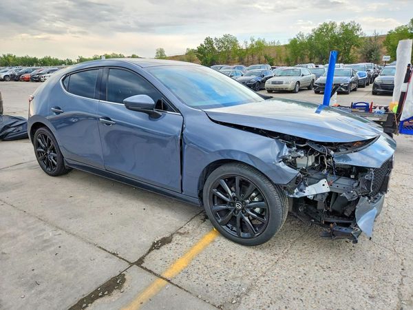2022 MAZDA 3 Premium Package
