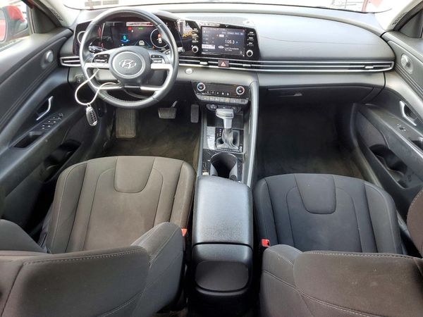 2022 HYUNDAI ELANTRA