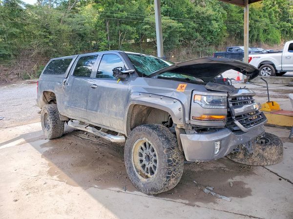 2017 CHEVROLET SILVERADO LT