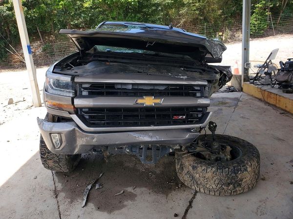 2017 CHEVROLET SILVERADO LT