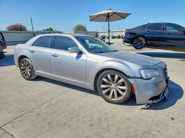 2018 CHRYSLER 300