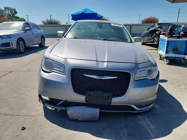 2018 CHRYSLER 300