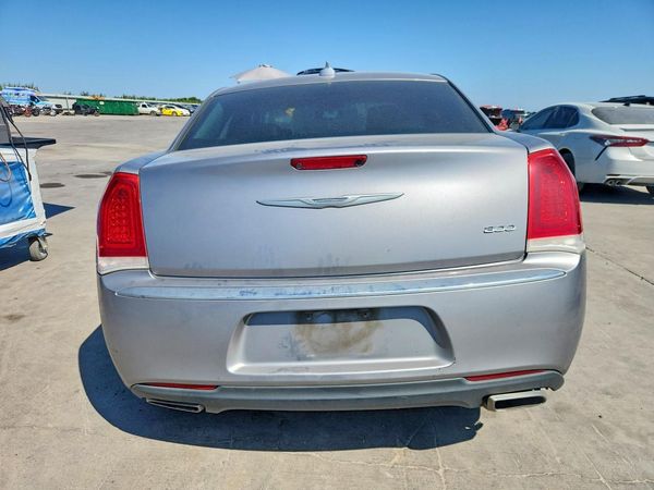 2018 CHRYSLER 300
