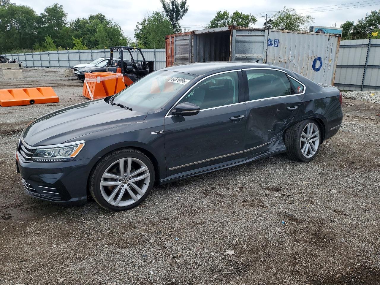 2017 VOLKSWAGEN PASSAT R-Line