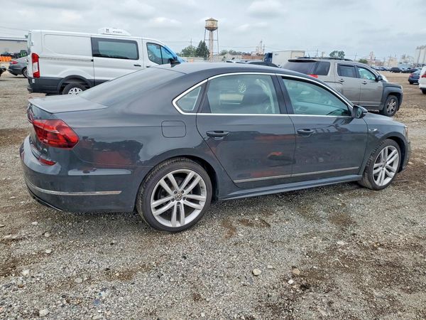 2017 VOLKSWAGEN PASSAT R-Line