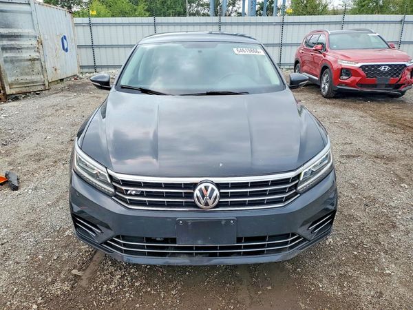 2017 VOLKSWAGEN PASSAT R-Line