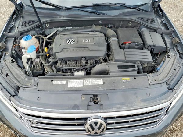 2017 VOLKSWAGEN PASSAT R-Line