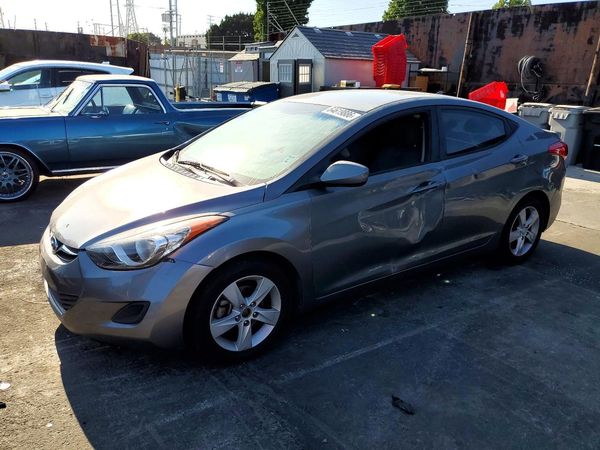 2013 HYUNDAI ELANTRA