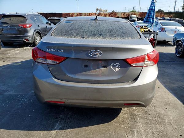 2013 HYUNDAI ELANTRA