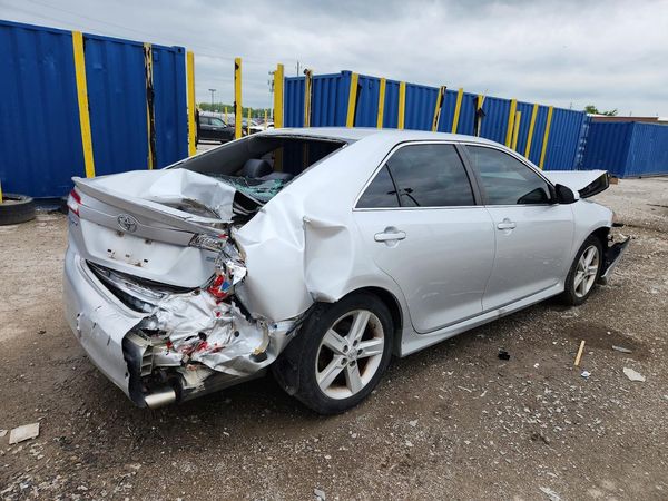 2014 TOYOTA CAMRY