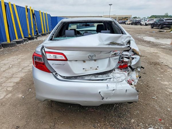2014 TOYOTA CAMRY