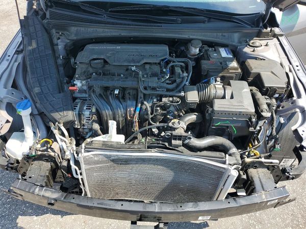 2024 HYUNDAI ELANTRA SEL w/ Convenience Pkg