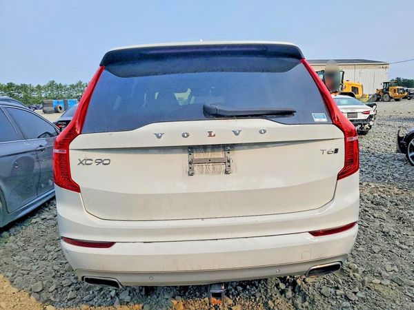 2020 VOLVO XC90