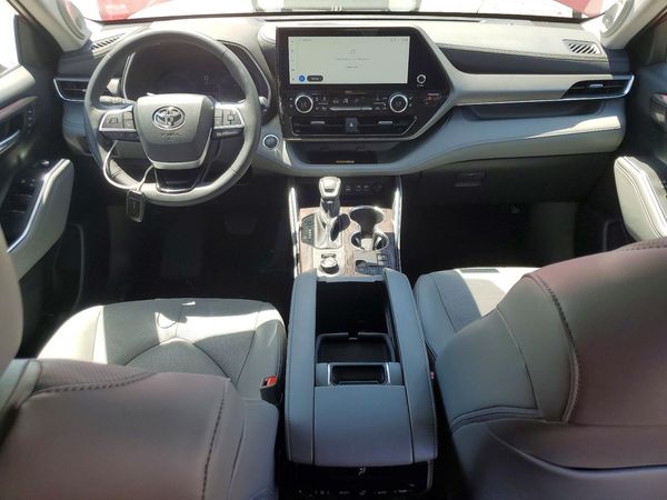 2025 TOYOTA HIGHLANDER