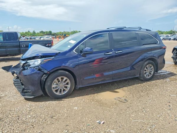 2026 TOYOTA SIENNA