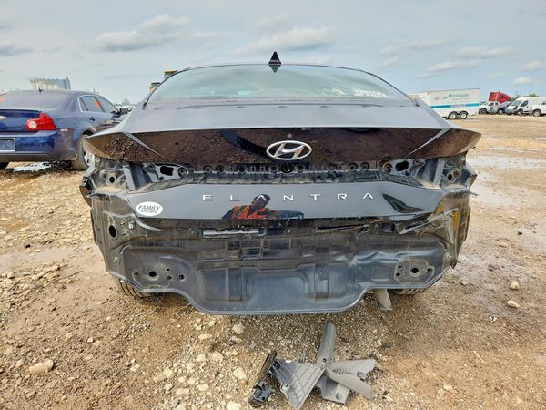 2021 HYUNDAI ELANTRA SE