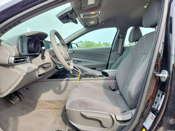 2021 HYUNDAI ELANTRA SE
