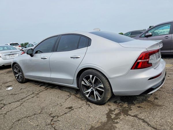 2023 VOLVO S60