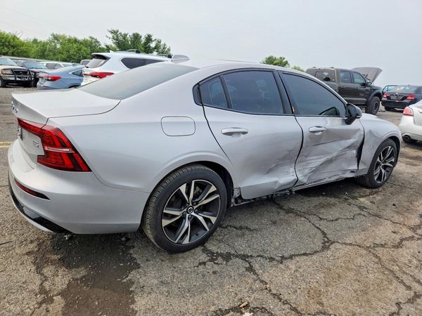2023 VOLVO S60