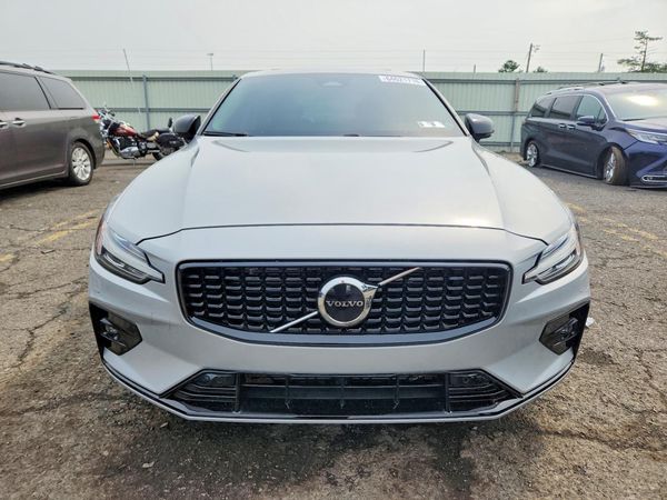 2023 VOLVO S60