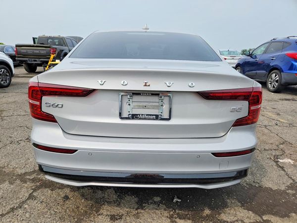 2023 VOLVO S60