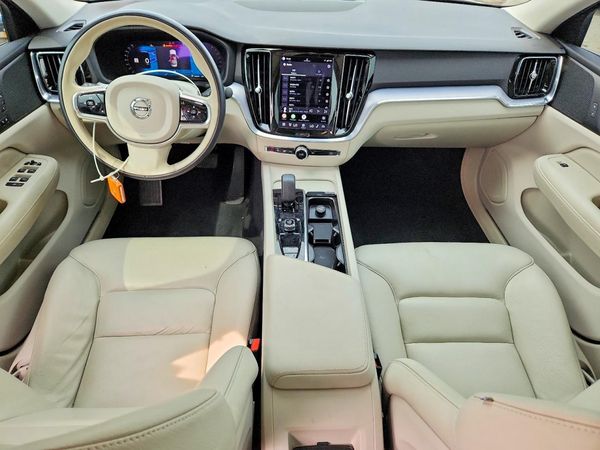 2023 VOLVO S60