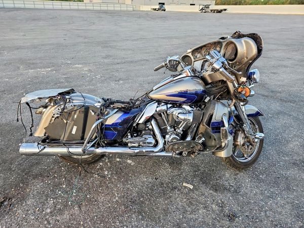 2017 HARLEY-DAVIDSON FLSE — RSDT