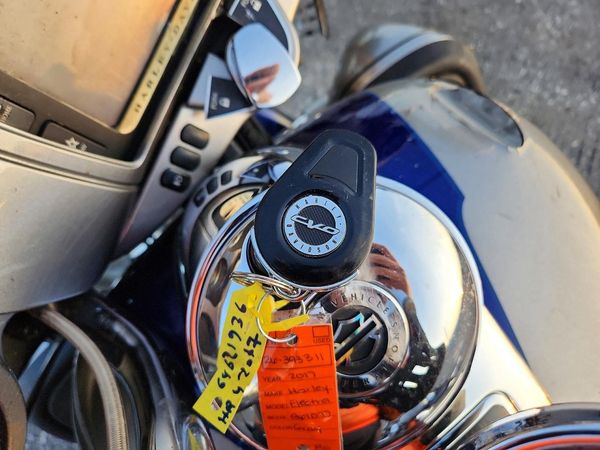 2017 HARLEY-DAVIDSON FLSE — KEYF