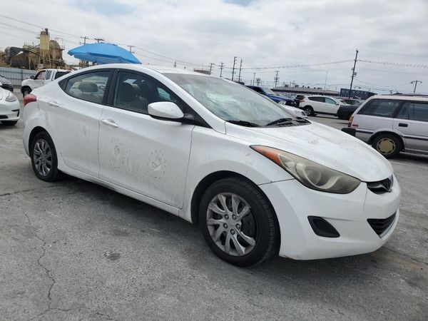 2013 HYUNDAI ELANTRA