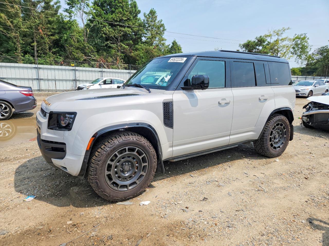 2026 LAND ROVER DEFENDER OCTA/OCTA Black