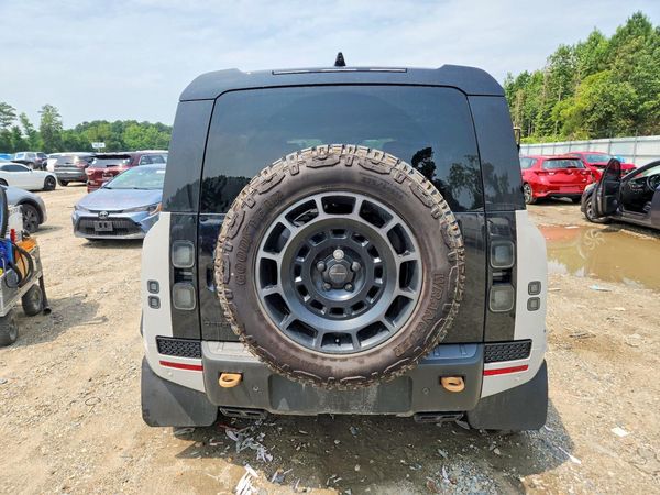 2026 LAND ROVER DEFENDER OCTA/OCTA Black