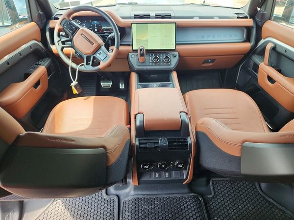 2026 LAND ROVER DEFENDER OCTA/OCTA Black