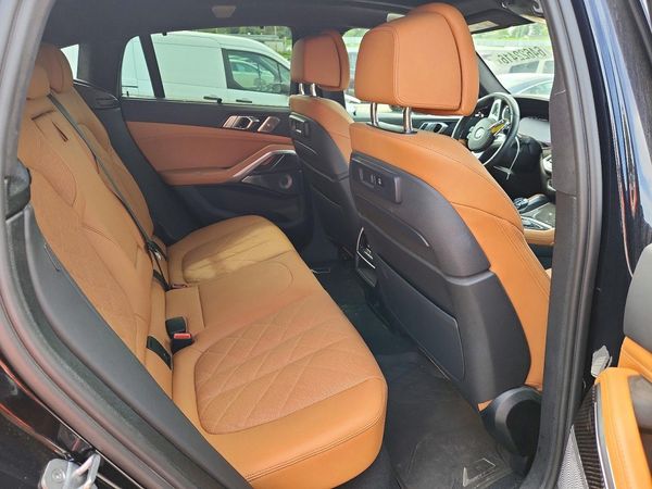 2023 BMW X6 M50i