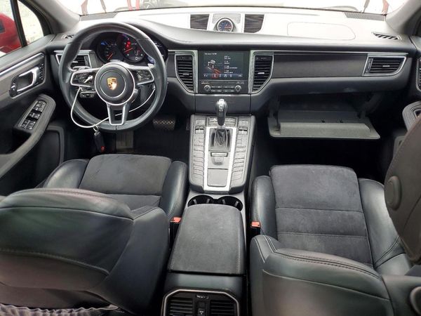 2017 PORSCHE MACAN