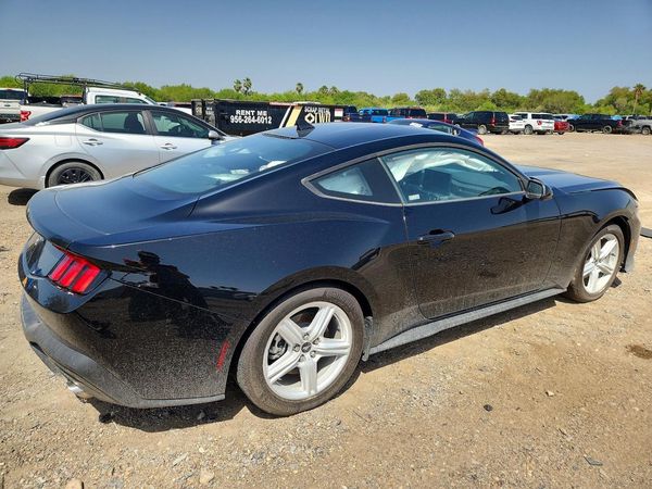 2026 FORD MUSTANG I4
