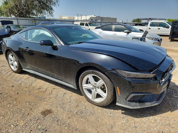 2026 FORD MUSTANG I4