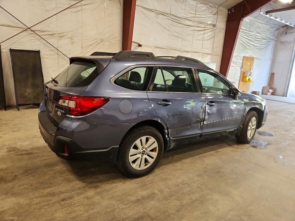2018 SUBARU OUTBACK Base