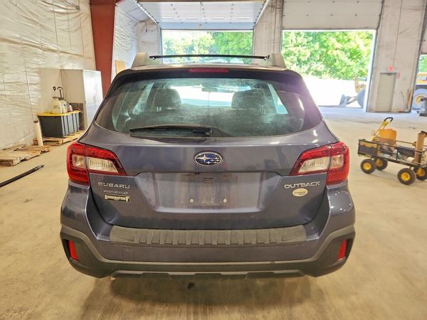 2018 SUBARU OUTBACK Base