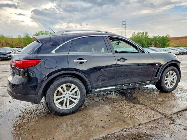 2016 INFINITI QX70